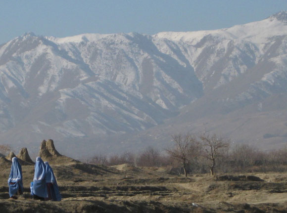 Photo of snow-tipped mountains in northern Kabul