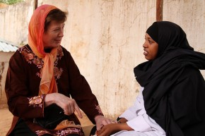 Mary Robinson with healthworker Nadhif Ibrahim Mohamed