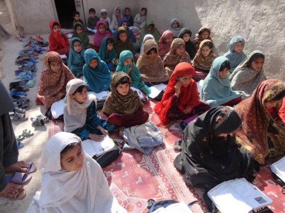 Afghan girls in an outdoor lesson