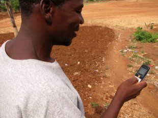 Can mobile phones be used to help improve teaching? Picture: Gregory Barrow/WFP