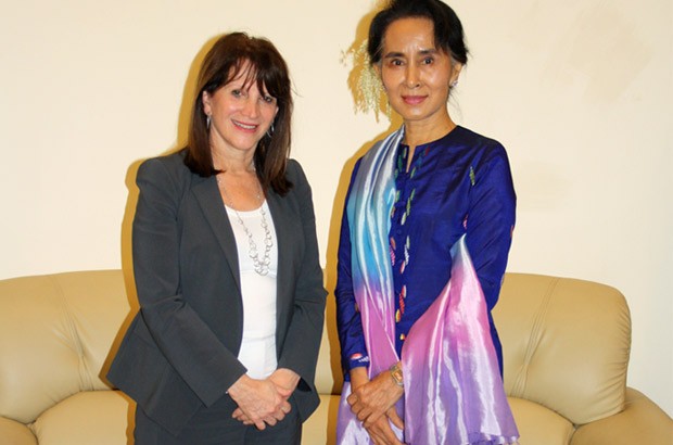 Lynne Featherstone meets Daw Aung San Suu Kyi. Picture: Monica Allen/DFID